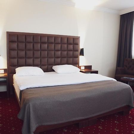 City Hotel Prizren Exterior photo