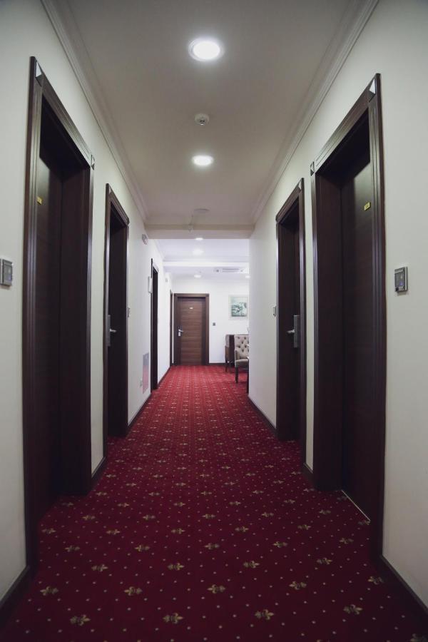 City Hotel Prizren Exterior photo