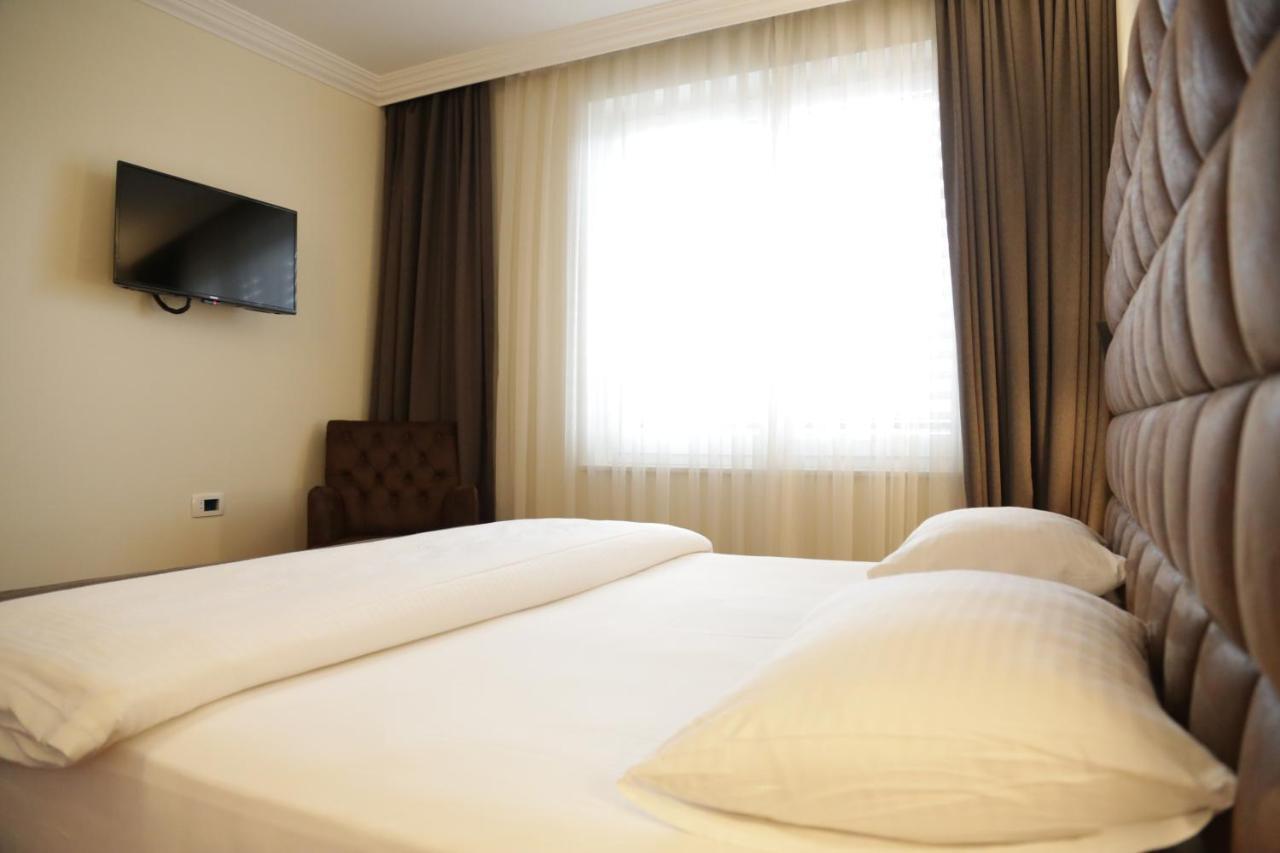 City Hotel Prizren Exterior photo