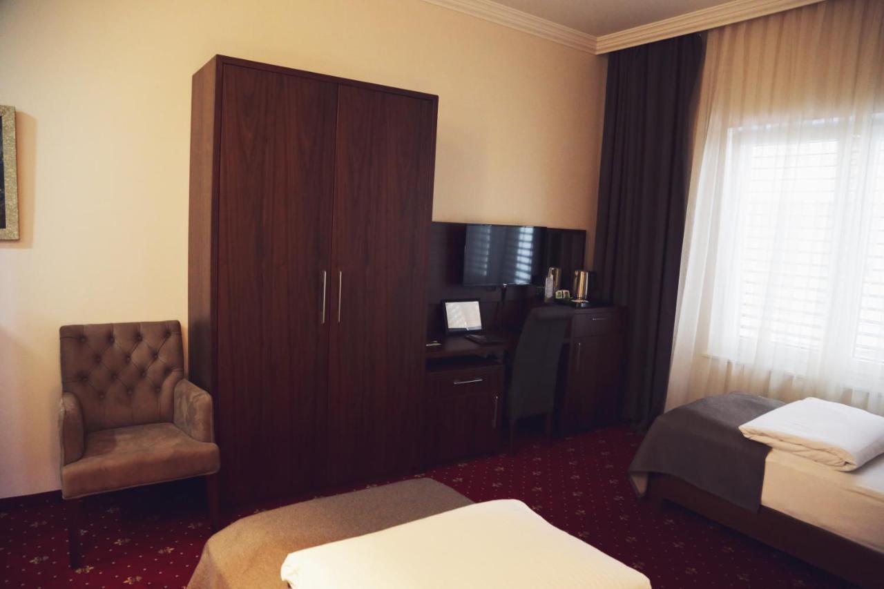 City Hotel Prizren Exterior photo
